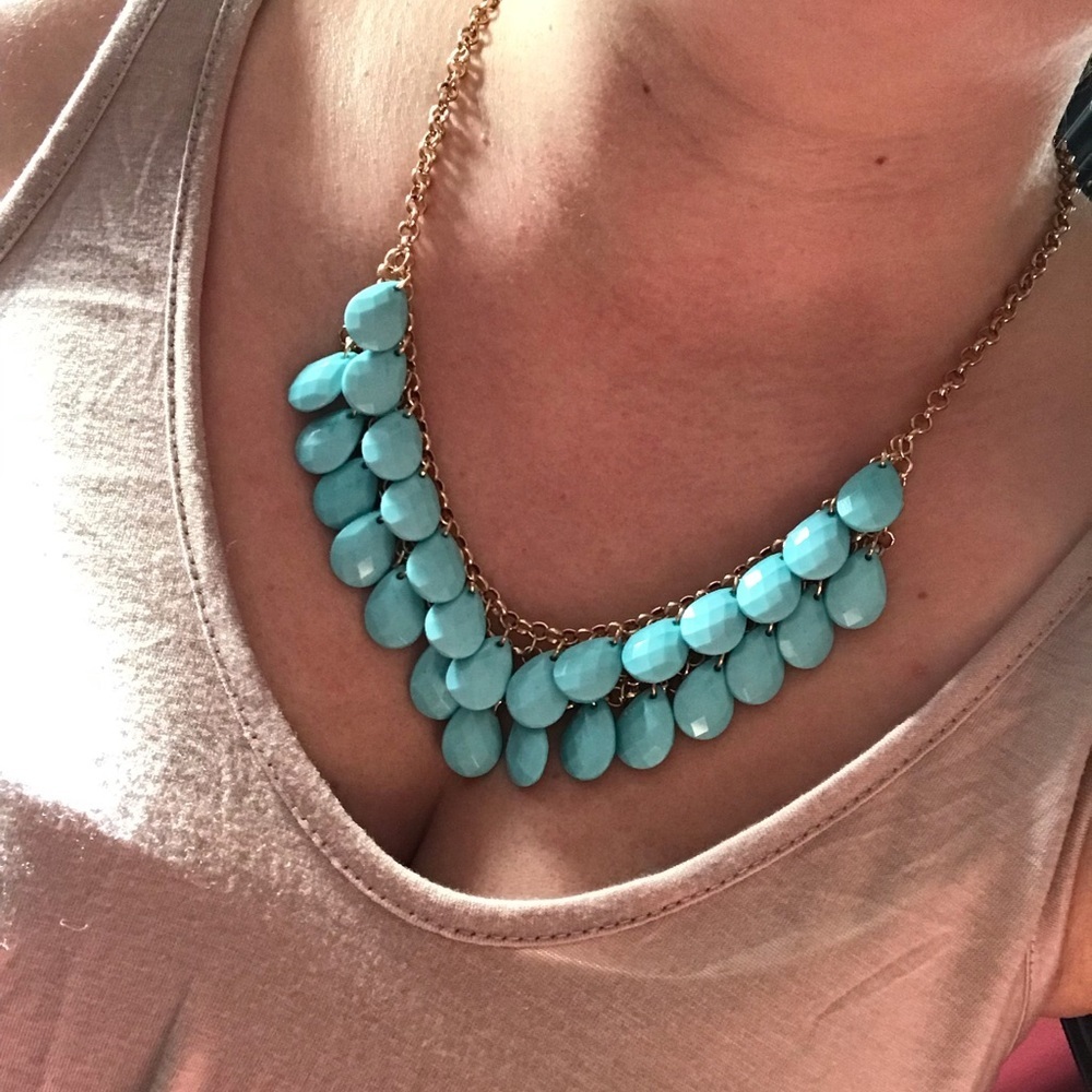 🌷Turquoise and gold bib necklace - Picture 2 of 6